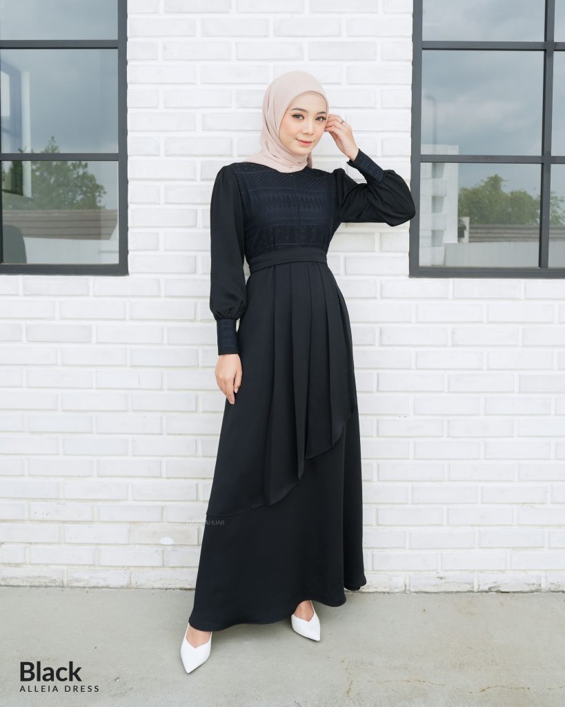 Alleia Dress – Black