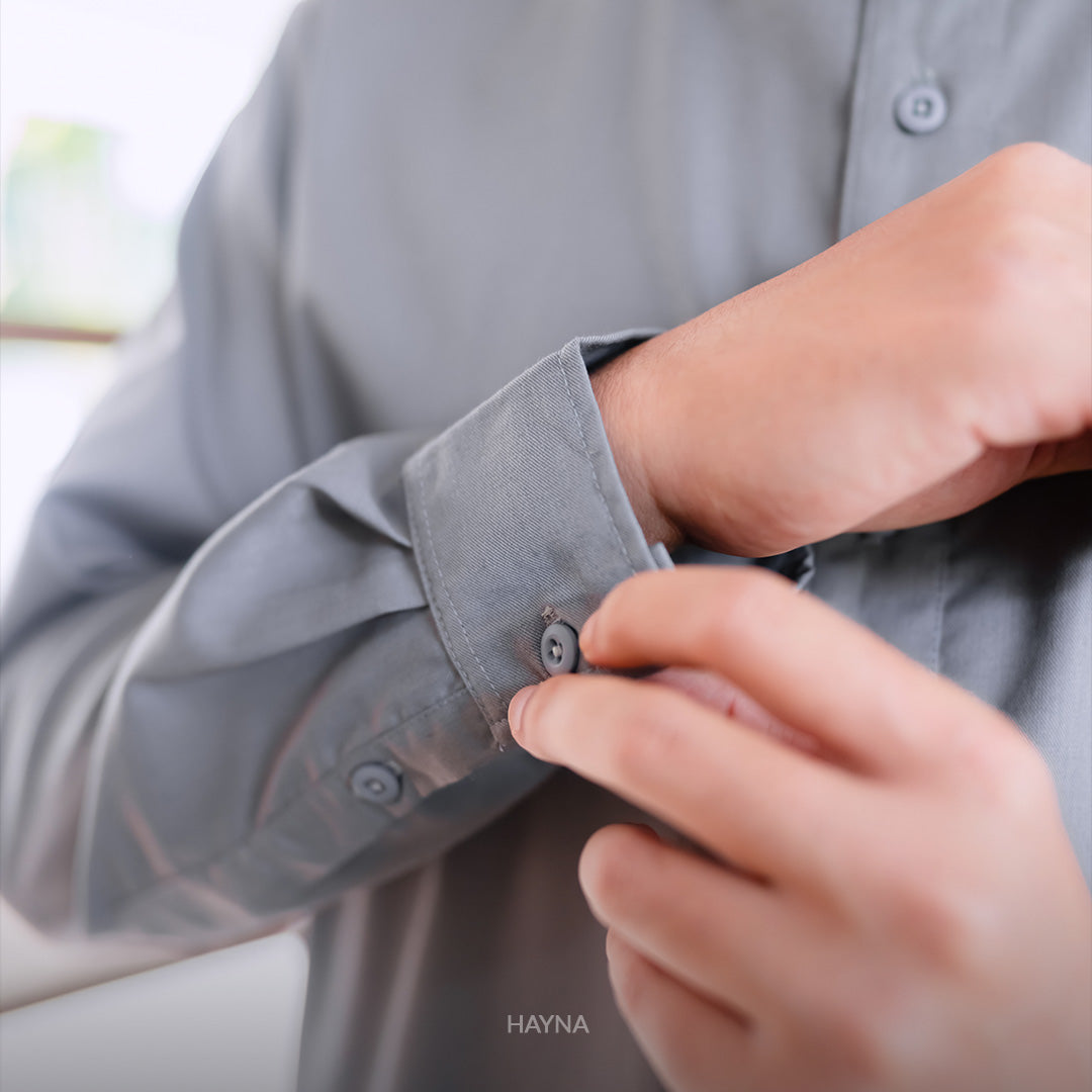 Dennish Koko – Ultimate Grey
